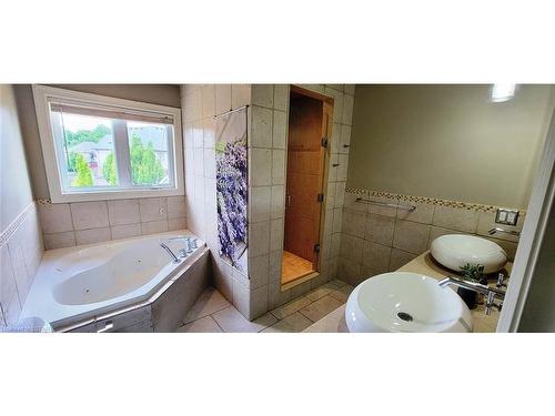 1177 Coronation Drive, London, ON - Indoor Photo Showing Bathroom