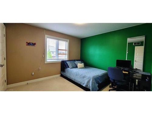 1177 Coronation Drive, London, ON - Indoor Photo Showing Bedroom