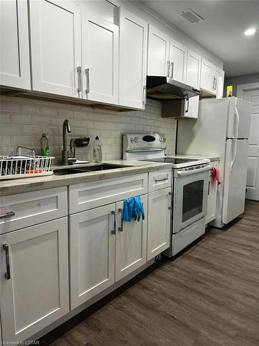 1177 Coronation Drive, London, ON - Indoor Photo Showing Kitchen