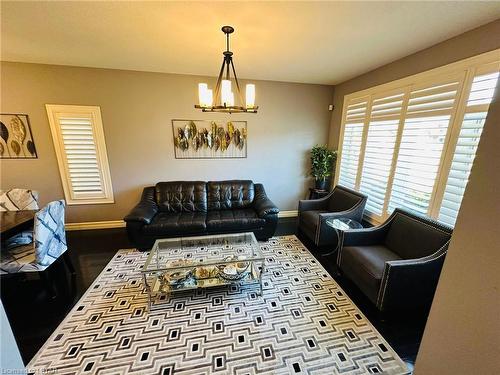 1177 Coronation Drive, London, ON - Indoor Photo Showing Living Room