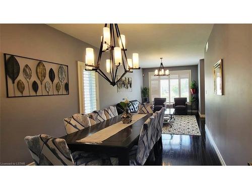 1177 Coronation Drive, London, ON - Indoor Photo Showing Dining Room