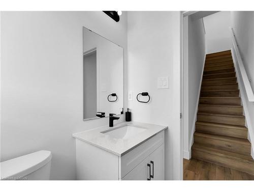 60-1595 Capri Crescent, London, ON - Indoor Photo Showing Bathroom