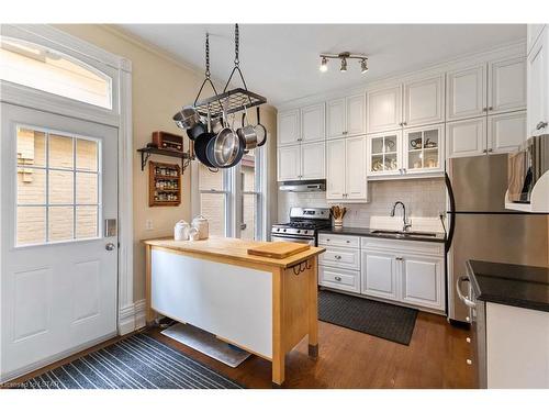 446 Piccadilly Street, London, ON - Indoor Photo Showing Kitchen