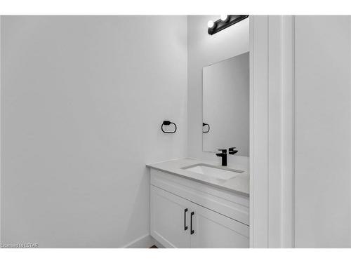 62-1595 Capri Crescent, London, ON - Indoor Photo Showing Bathroom