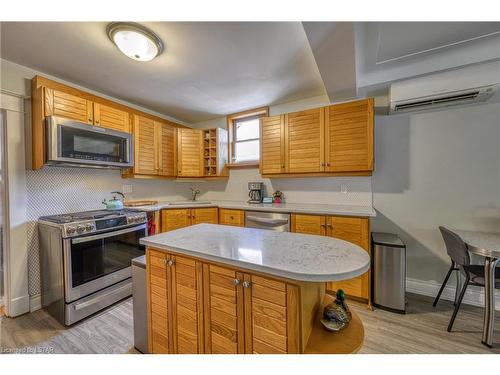 595 Dufferin Avenue, London, ON - Indoor Photo Showing Kitchen