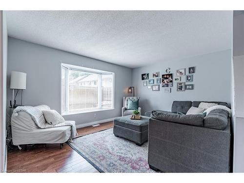 55-9 Ailsa Place, London, ON - Indoor Photo Showing Living Room