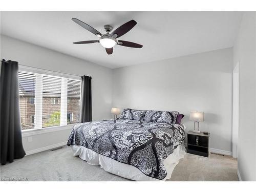 1670 Cedarcreek Crescent, London, ON - Indoor Photo Showing Bedroom