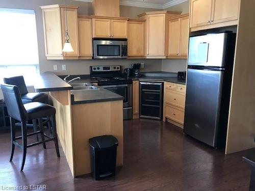 404-435 Colborne Street, London, ON - Indoor Photo Showing Kitchen With Double Sink