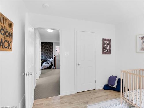 412 Blackacres Boulevard, London, ON - Indoor Photo Showing Bedroom