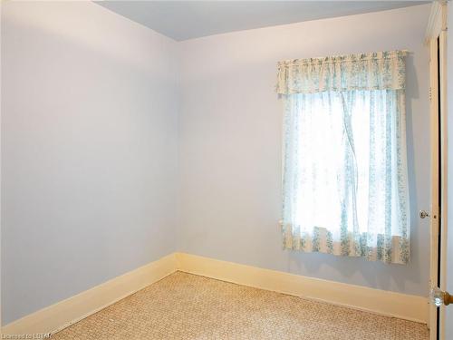 97 Eastman Avenue, London, ON - Indoor Photo Showing Other Room