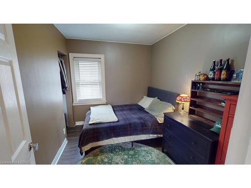 881 Adelaide Street N, London, ON - Indoor Photo Showing Bedroom