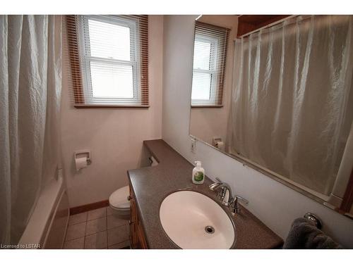 240 Greenwood Avenue, London, ON - Indoor Photo Showing Bathroom