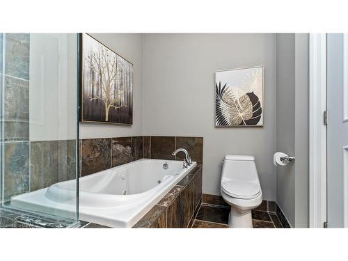 908-250 Pall Mall Street, London, ON - Indoor Photo Showing Bathroom