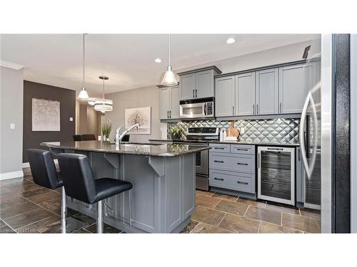 908-250 Pall Mall Street, London, ON - Indoor Photo Showing Kitchen With Stainless Steel Kitchen With Upgraded Kitchen