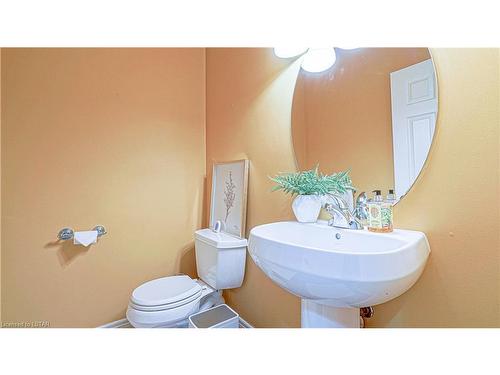 322 Chambers Place, London, ON - Indoor Photo Showing Bathroom