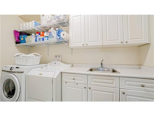 322 Chambers Place, London, ON - Indoor Photo Showing Laundry Room