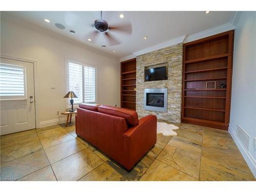 1561 Westchester Bourne Road, Thames Centre, ON - Indoor Photo Showing Living Room With Fireplace