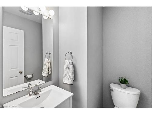 493 Exmouth Circle, London, ON - Indoor Photo Showing Bathroom