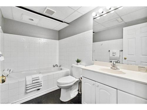 493 Exmouth Circle, London, ON - Indoor Photo Showing Bathroom
