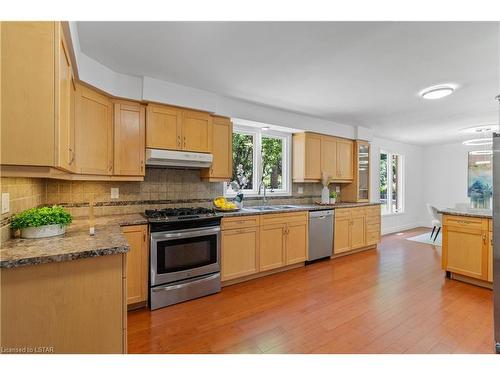 7 Imperial Road, London, ON - Indoor Photo Showing Kitchen
