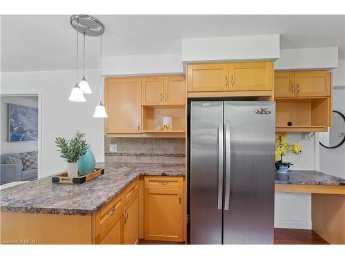 7 Imperial Road, London, ON - Indoor Photo Showing Kitchen