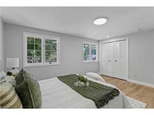 7 Imperial Road, London, ON - Indoor Photo Showing Bedroom