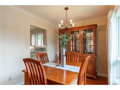122 Speight Place, London, ON - Indoor Photo Showing Dining Room