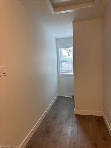 Upper-691 William Street, London, ON - Indoor Photo Showing Other Room