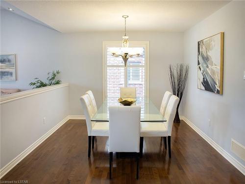 1628 Vandusen Court, London, ON - Indoor Photo Showing Dining Room