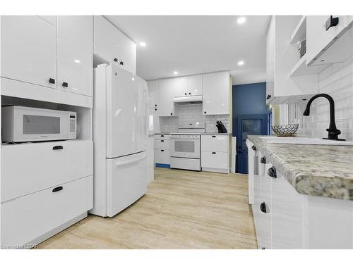 1294 Preston Street, London, ON - Indoor Photo Showing Kitchen