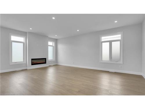 6322 Heathwoods Avenue, London, ON - Indoor Photo Showing Living Room With Fireplace