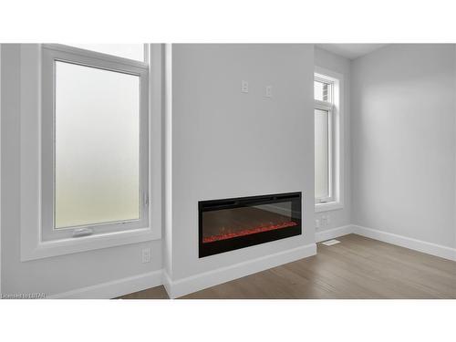 6322 Heathwoods Avenue, London, ON - Indoor Photo Showing Living Room With Fireplace