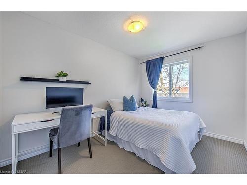 821 Silverfox Crescent, London, ON - Indoor Photo Showing Bedroom