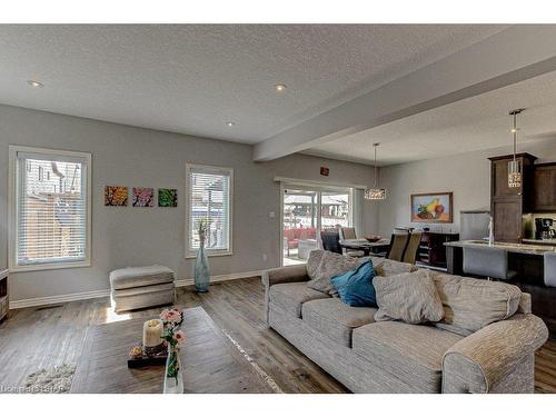 1296 Dyer Crescent, London, ON - Indoor Photo Showing Living Room