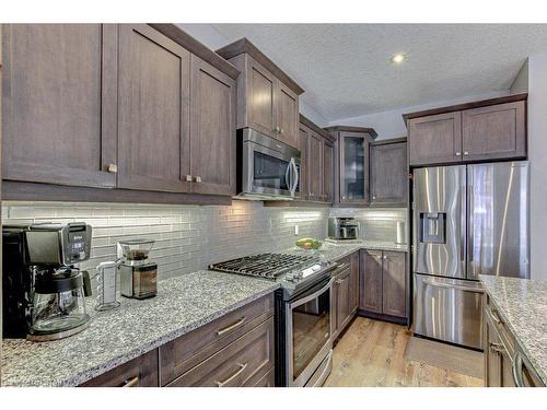 1296 Dyer Crescent, London, ON - Indoor Photo Showing Kitchen With Upgraded Kitchen