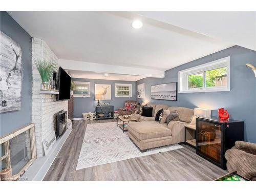 680 Griffith Street, London, ON - Indoor Photo Showing Living Room With Fireplace