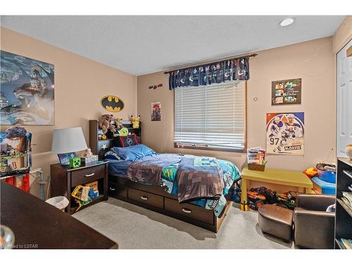 182 Dearborn Avenue, London, ON - Indoor Photo Showing Bedroom