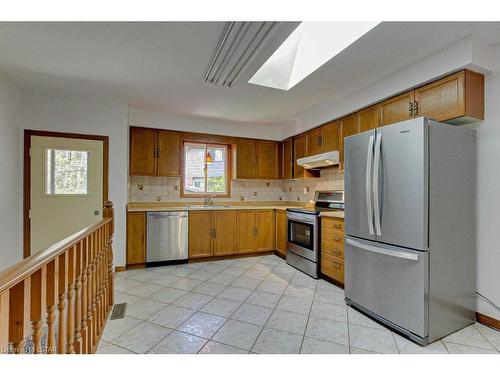 243 Walmer Grove, London, ON - Indoor Photo Showing Kitchen