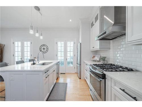 850 Waterloo Street, London, ON - Indoor Photo Showing Kitchen With Upgraded Kitchen