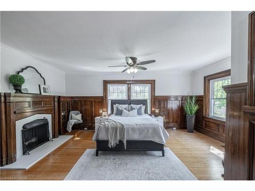 850 Waterloo Street, London, ON - Indoor Photo Showing Bedroom With Fireplace