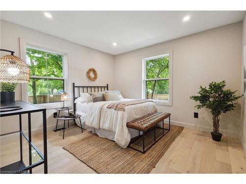 703 Riverside Drive, London, ON - Indoor Photo Showing Bedroom