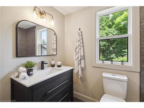 703 Riverside Drive, London, ON - Indoor Photo Showing Bathroom