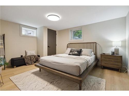 703 Riverside Drive, London, ON - Indoor Photo Showing Bedroom