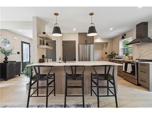 703 Riverside Drive, London, ON - Indoor Photo Showing Kitchen With Upgraded Kitchen