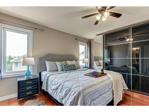 1876 Coronation Drive, London, ON - Indoor Photo Showing Bedroom