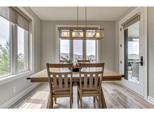 1077 Riverbend Road, London, ON - Indoor Photo Showing Dining Room