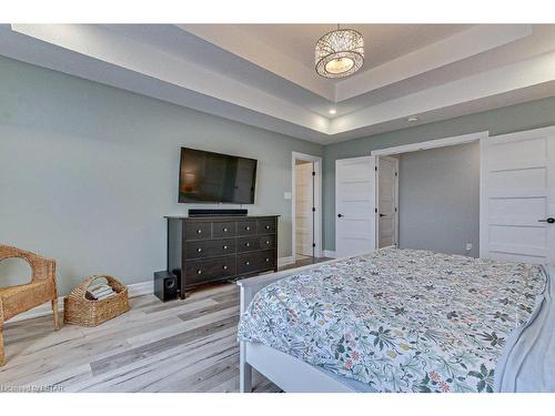 1077 Riverbend Road, London, ON - Indoor Photo Showing Bedroom