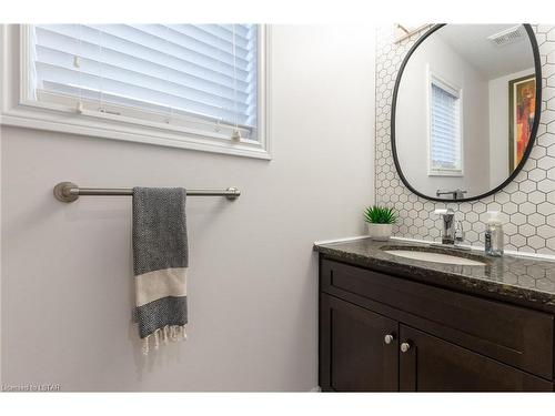 38 Winders Trail, Ingersoll, ON - Indoor Photo Showing Bathroom