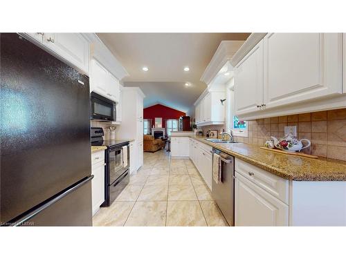 8-1144 Coronation Drive, London, ON - Indoor Photo Showing Kitchen With Double Sink