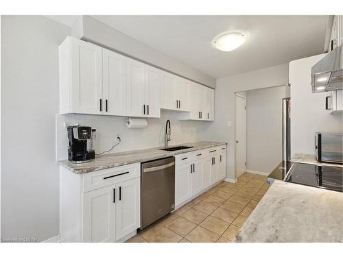 12-601 Grenfell Drive, London, ON - Indoor Photo Showing Kitchen